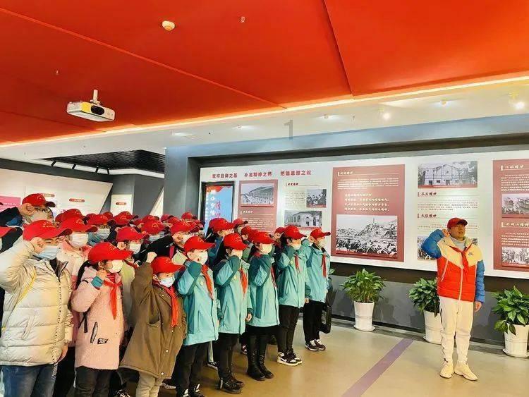 攻击嗓子的新病毒来了？喉咙肿、吞刀片……医生：教你4个方法缓解！